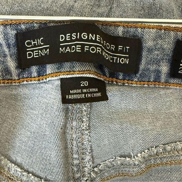 City Chic Harley Mid-Rise Ankle Grazer Jeans | Size 20 | Light Wash | NWOT - Picture 7 of 13